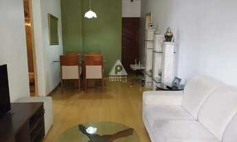 Imagem 6: Apartamento 2 quartos, suíte, com armários, varandão, cozinha com armários, vaga escritura