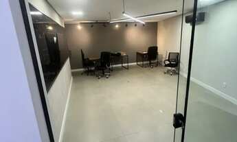 Imagem 4: Sala comercial de 170m2 mobiliada