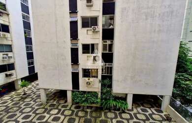 Imagem 3: Leblon 3 quartos (1 suíte) com 2 vagas Vista verde e sol da manhã