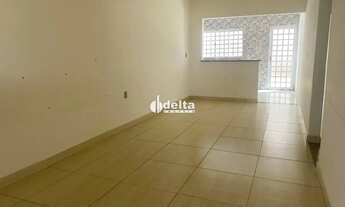 Imagem 2: Casa residencial disponível para venda no bairro Jardim Holanda em Uberlândia-MG