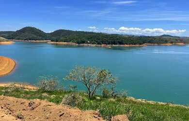 Imagem 7: Terrenos com ótima localização e condição imperdível