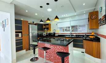 Imagem 5: Casa em Condomínio Fechado em Arujá, 3 Suítes, 280m² à Venda e locação