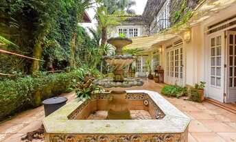 Imagem 5: São Lourenço, Casa triplex, desocupada, com local para elevador de carga, condomínio São