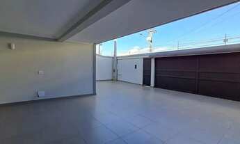 Imagem 5: Casa à VENDA centro Botucatu, 3 dorm. sala com varanda, banheiro e quarto de serviço e esc