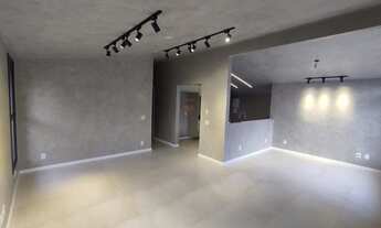 Imagem 2: Casa em Atibaia, a poucas quadras da Alameda Lucas Nogueira Garcez e seus comércios, - At