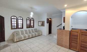 Imagem 5: Casa para venda tem 300 metros quadrados com 5 quartos