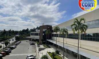 Imagem 1: Sala comercial de 60m² no térreo para locação no Boulevard Lagos Arujá!!!