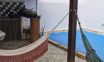 Imagem: Casa em condomínio com piscina estuda permuta