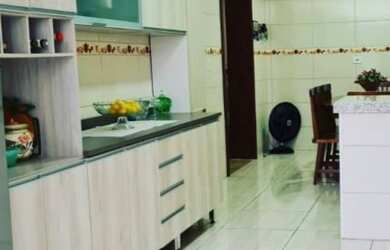 Imagem 4: Casa para venda tem 198 metros quadrados com 4 quartos