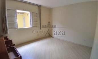 Imagem 3: Casa com Edícula à Venda no Jardim Satélite - 3 Dormitórios - 200m²