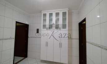 Imagem 5: Casa Sobrado- Jardim das Indústrias - 3 Dormitórios - 170m²