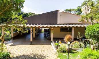 Imagem 2: Ótima chácara, rica em água, bem localizado, com piscina, espaço gourmet, 2 dormitórios à