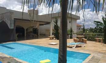 Imagem 4: Casa para venda tem 750 metros quadrados com 6 quartos