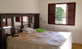 Imagem 5: Casa para aluguel possui 450 metros quadrados com 3 quartos