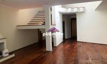 Imagem 2: Casa para venda com 570 metros quadrados com 5 quartos