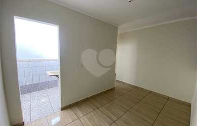 Imagem 4: São João da Boa Vista - Casa Padrão - Jardim dos Ipês I