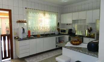 Imagem 3: Ótimo sobrado com 4 suítes, sala de jantar, sala de estar, cozinha com armários, área de l