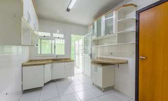 Imagem 6: Excelente Sobrado de 3 quartos sendo 1 suíte, 2 vagas e sacada com ótima localização no bo