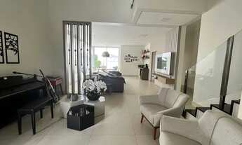 Imagem 5: Sobrado para venda possui 279 metros quadrados com 5 quartos em Gávea - Uberlândia - MG