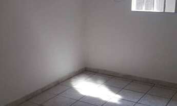 Imagem 4: Casa pequena em condomínio xaxim