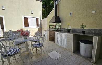 Imagem 3: Taquara. Casa Dúplex com Salão, 4 Quartos, Sendo 1 Suítes e 3 Vagas