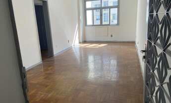 Imagem 3: Apto para alugar no Flamengo com 3 quartos, dependência completa e portaria 24 hs