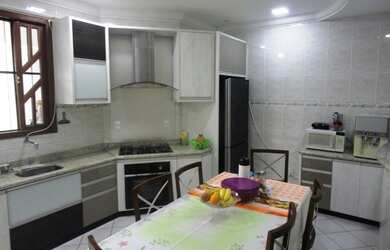 Imagem 5: Casa para venda com 176 metros quadrados com 4 quartos