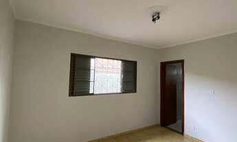 Imagem 5: Linda casa com excelente localização no centro de Piratininga para Venda