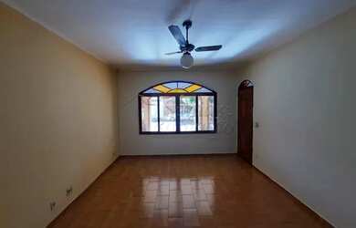 Imagem 7: Ribeirao Preto - Casa Padrão - Sumarezinho