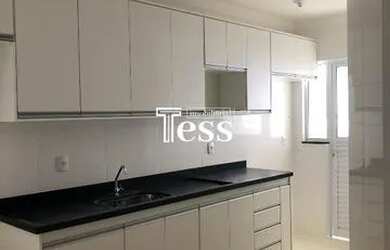 Imagem 2: ALUGA - Apartamento de 2 quartos com sacada 2 banheiros 2 vagas portaria elevador bairro P