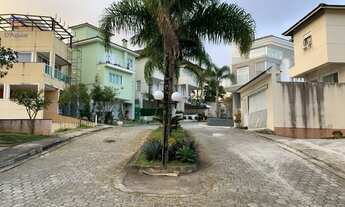 Imagem 2: Excelente sobrado em condomínio fechado no inicio da Serra / 4 Suítes / Piscina