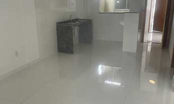 Imagem 3: Aluga se cobertura com 2 quartos, sala , cozinha , banheiro e área com chuveirão