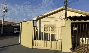 Imagem: Casa com 1 quarto e quintal amplo à venda