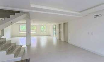 Imagem 7: Casa em Condomínio com 4 suítes e 2 vagas de garagem no bairro Tristeza