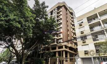 Imagem 2: Apartamento de três quartos, suíte e duas vagas de garagem no bairro Mont Serrat em Porto