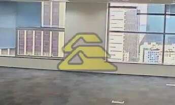 Imagem 5: Centro Galpão / depósito com 5 vagas na garagem