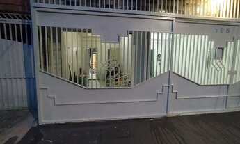 Imagem 3: VENDO EXCELENTE CASA COM DOIS PAVIMENTOS E SACADA PRÓXIMA DE TUDO!!