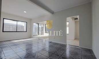 Imagem 6: Casa com 190m² área construída, 4 dormitórios sendo 1 suíte, espaço com piscina e churrasq