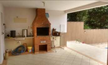 Imagem 3: Casa de condomínio para venda tem 236 metros quadrados com 3 quartos