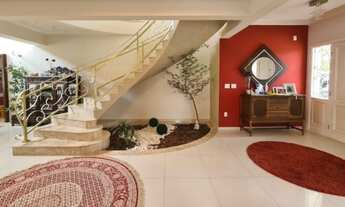 Imagem 2: LINDO SOBRADO COM 3 SUÍTES E PISCINA