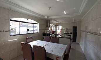 Imagem 5: Sobrado para venda possui 360 metros quadrados com 4 quartos