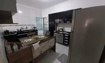 Imagem 2: Casa para venda com 150 metros quadrados com 2 quartos em Vila Zezé - Jacareí - SP