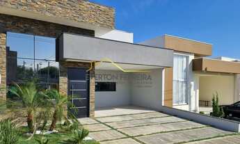 Imagem 2: Casa Térrea Cond. Jd. Mantova, c/ 3 Suítes, Aquecedor Solar Instalado e 4 Vagas de Garagem