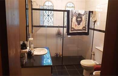 Imagem 6: Casa de condomínio para venda possui 481 metros quadrados com 4 quartos