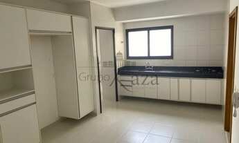 Imagem 6: Apartamento para aluguel possui 154 metros quadrados com 4 quartos