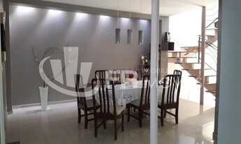 Imagem: Casa assobradada com 03 suítes e piscina