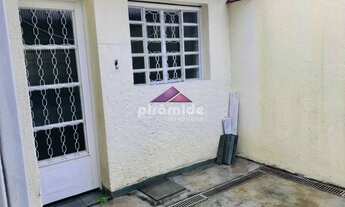 Imagem 11: A casa está localizado no bairro Vila Betânia possui 159 metros quadrados com 3 quartos se