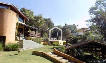 Imagem 2: Ampla casa com ar de fazenda no coração da Granja Viana. Área total de 2.100 m² e 600 m² d