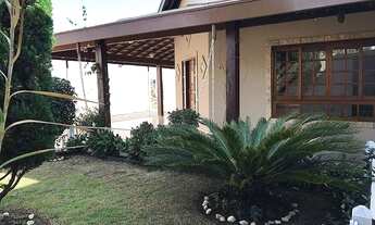 Imagem: Casa com 3 Quartos e 5 banheiros à Venda