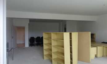 Imagem 6: Sala no piso superior para locação em Vinhedo/SP